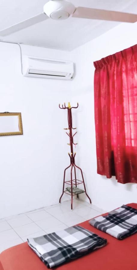 Homestay Mama Razzin 쿠알라캉사르 외부 사진
